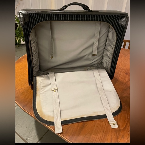 The French Company 1970s Vintage Luxury Luggage - Picture 11 of 14